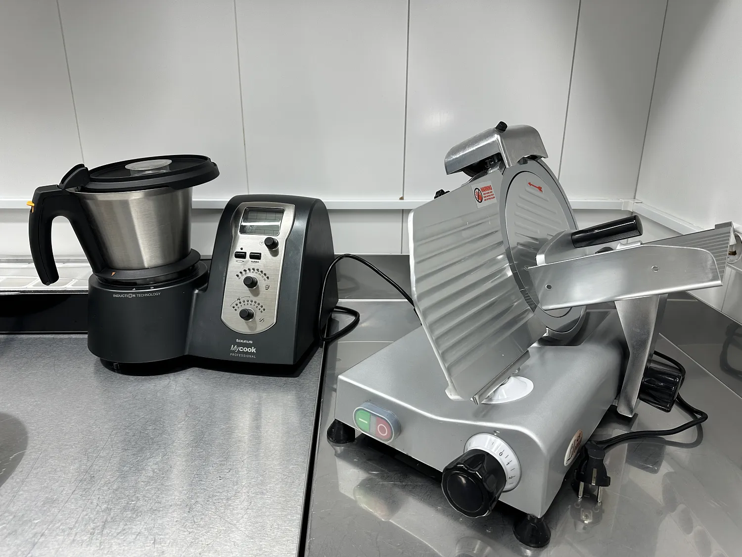 Ресторан бутик-отеля "THE CULT"